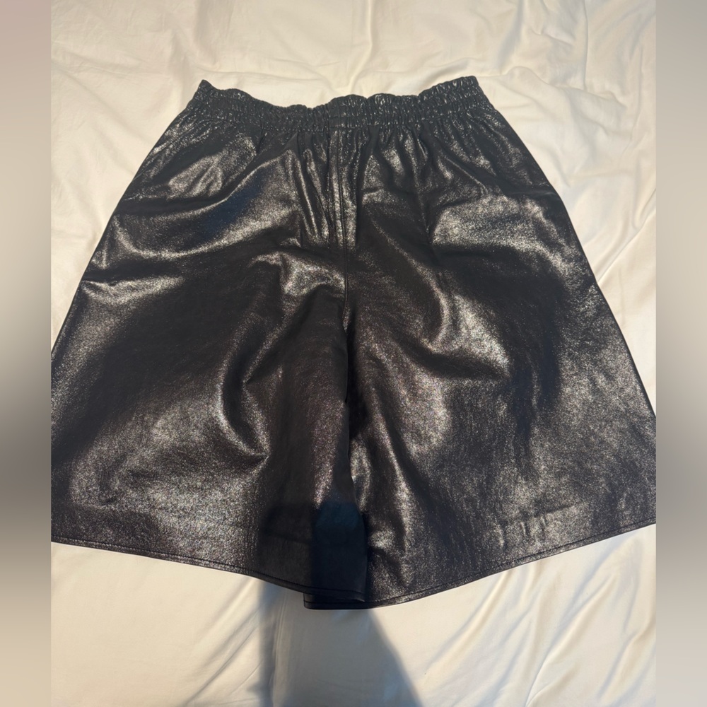 Banana Republic leather shorts brand new ! - Picture 2 of 4